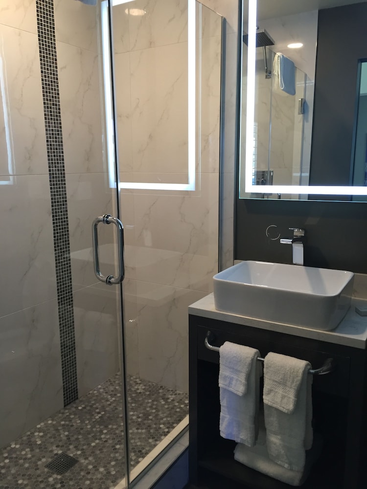 University Inn Tempe 41/45