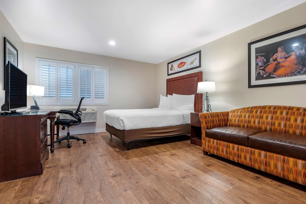 Best Western Rose Garden Inn 19/37