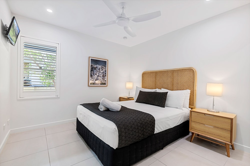 2 BEDROOMS, SUPERIOR, APARTMENT