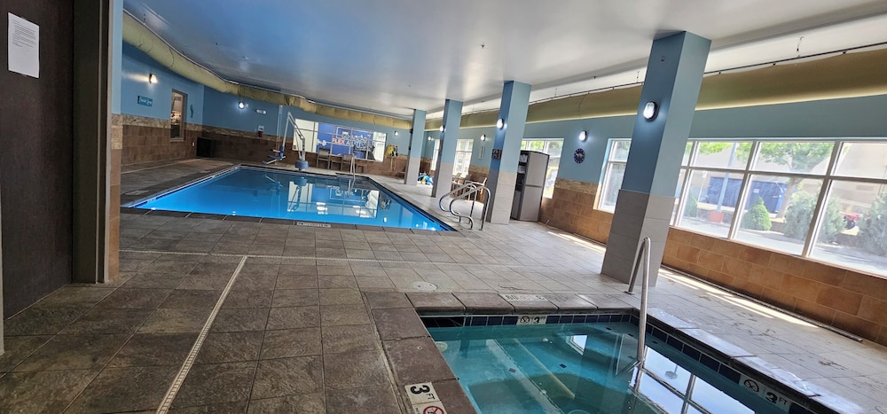 swimming pool spa