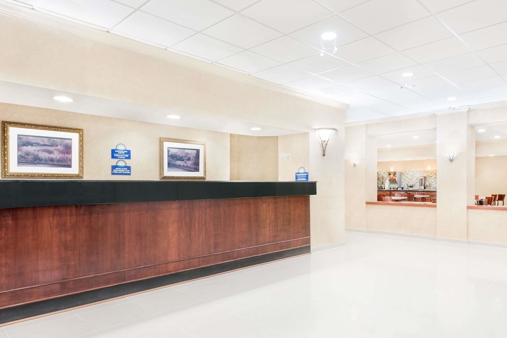 Days Inn And Suites By Wyndham York 2/28