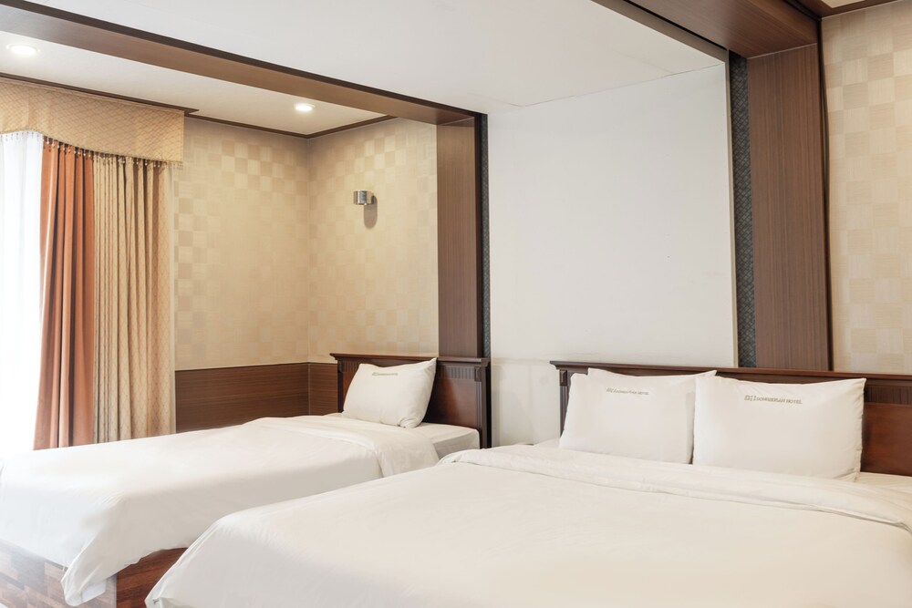 Standard, 1 Double and 1 Single Bed, Hot Spring Bath