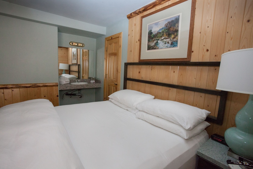 3 Peaks Resort Beach Club 17/50