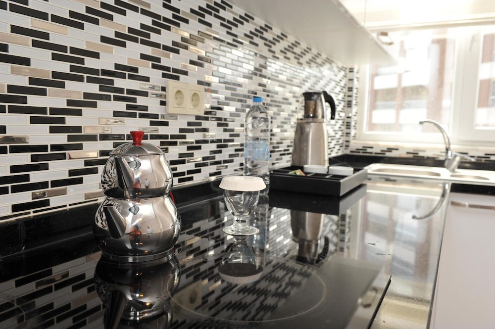 QAMAR PRESTIGE SUITES 29/49
