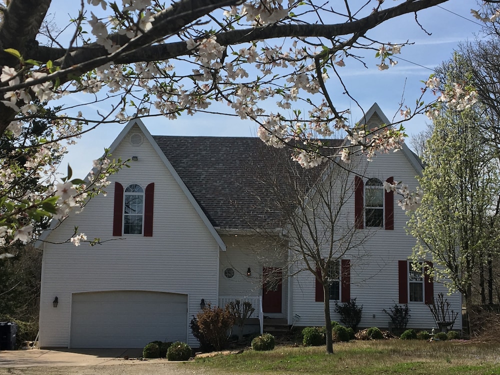 Bradford House Bed & Breakfast 51/54