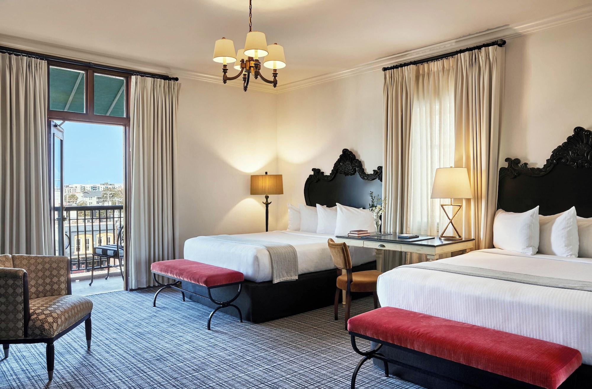Grand, Suite, Old View, Balcony