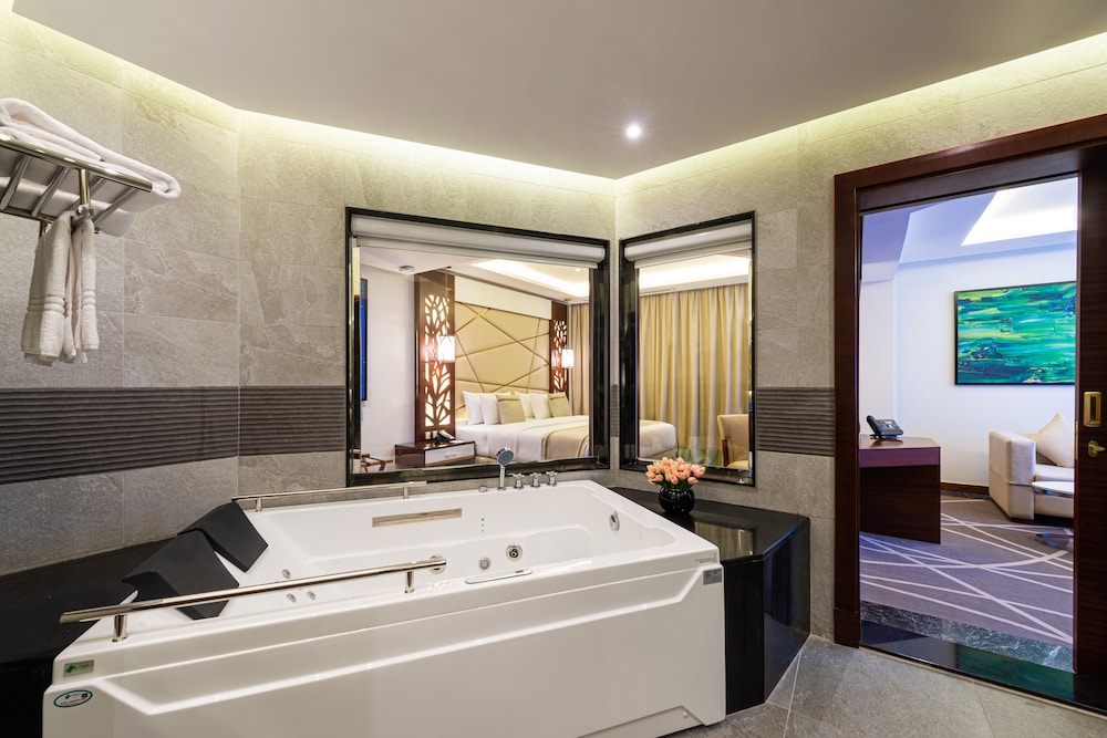 فندق بلو دايموند(Blue Diamond hotel) 35/36