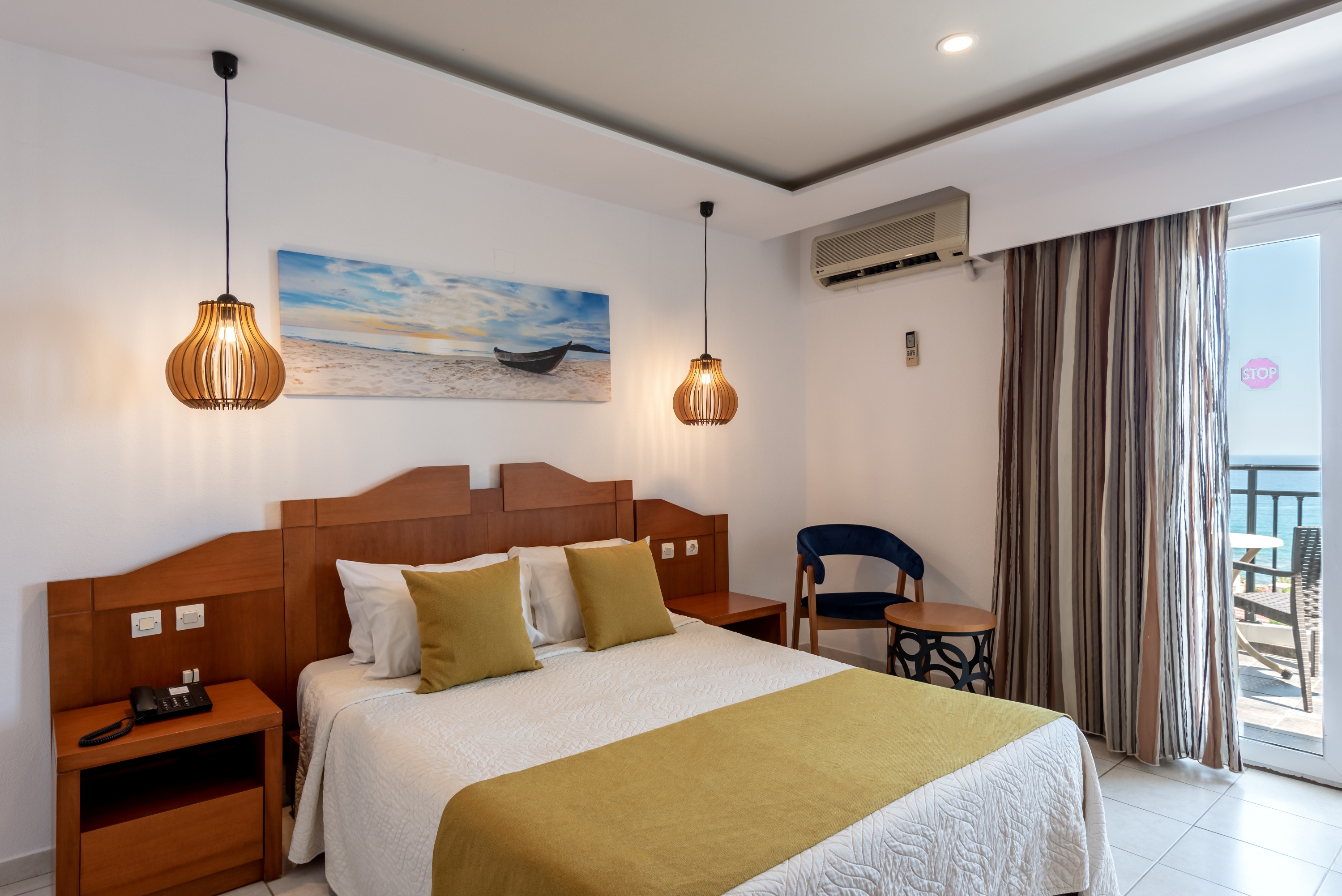 Room, Double Bed, Lateral Side Sea View
