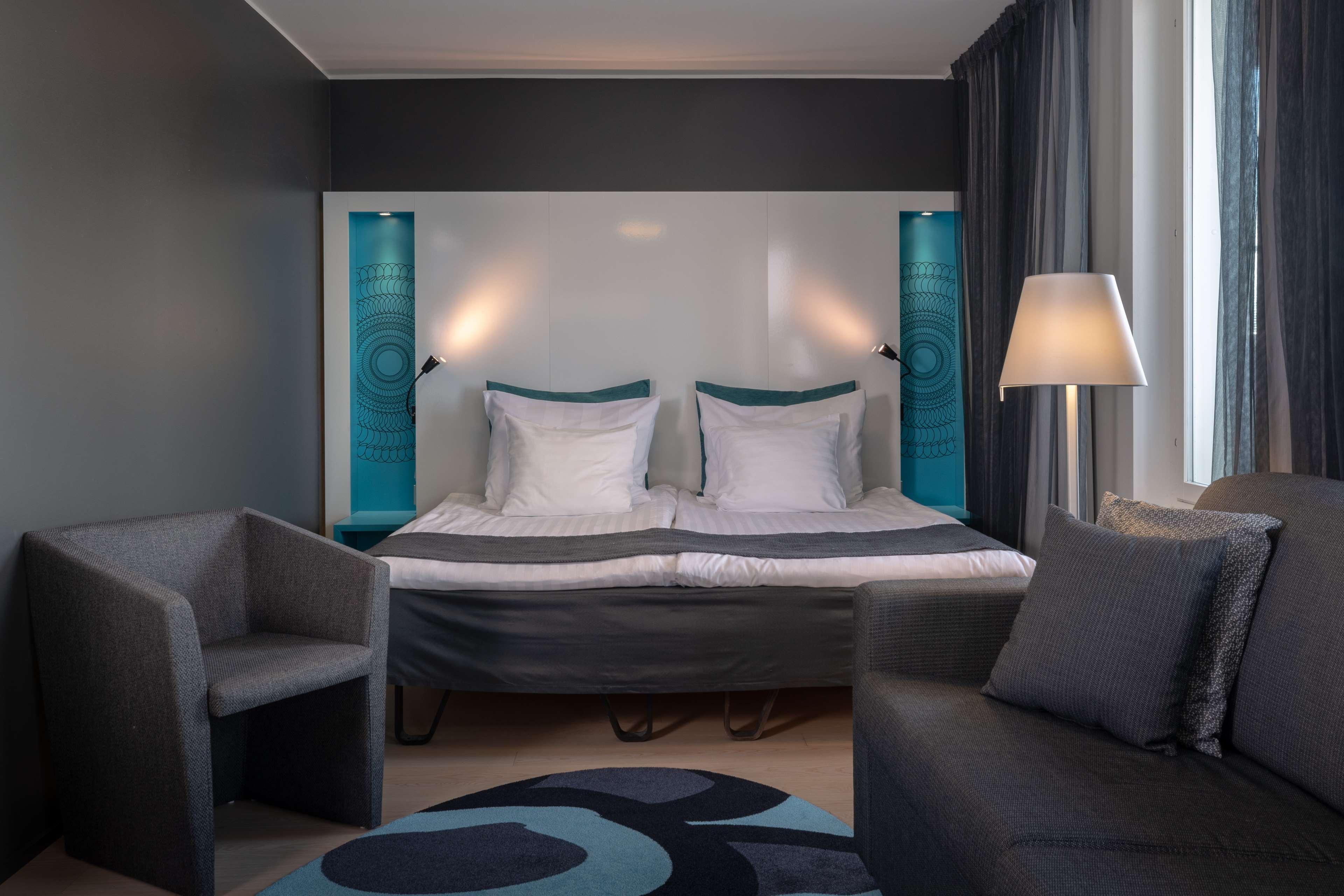 Plus, Superior, Family
