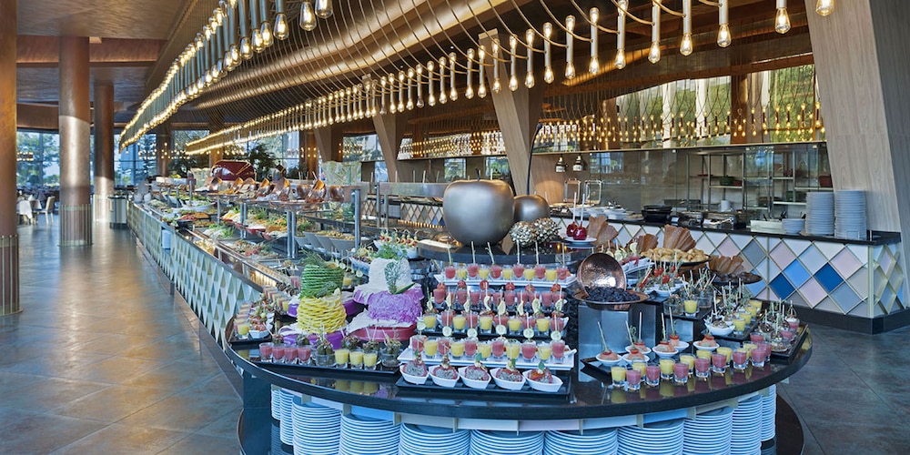 Noah's Ark Deluxe Hotel and SPA 34/50
