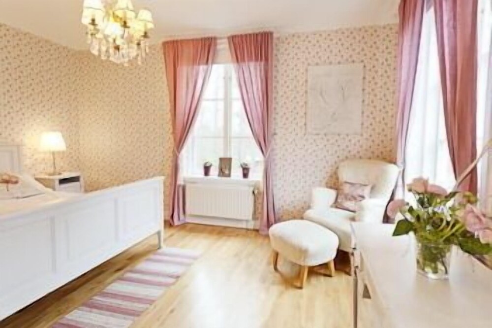 Hotell Plevnagården 13/36