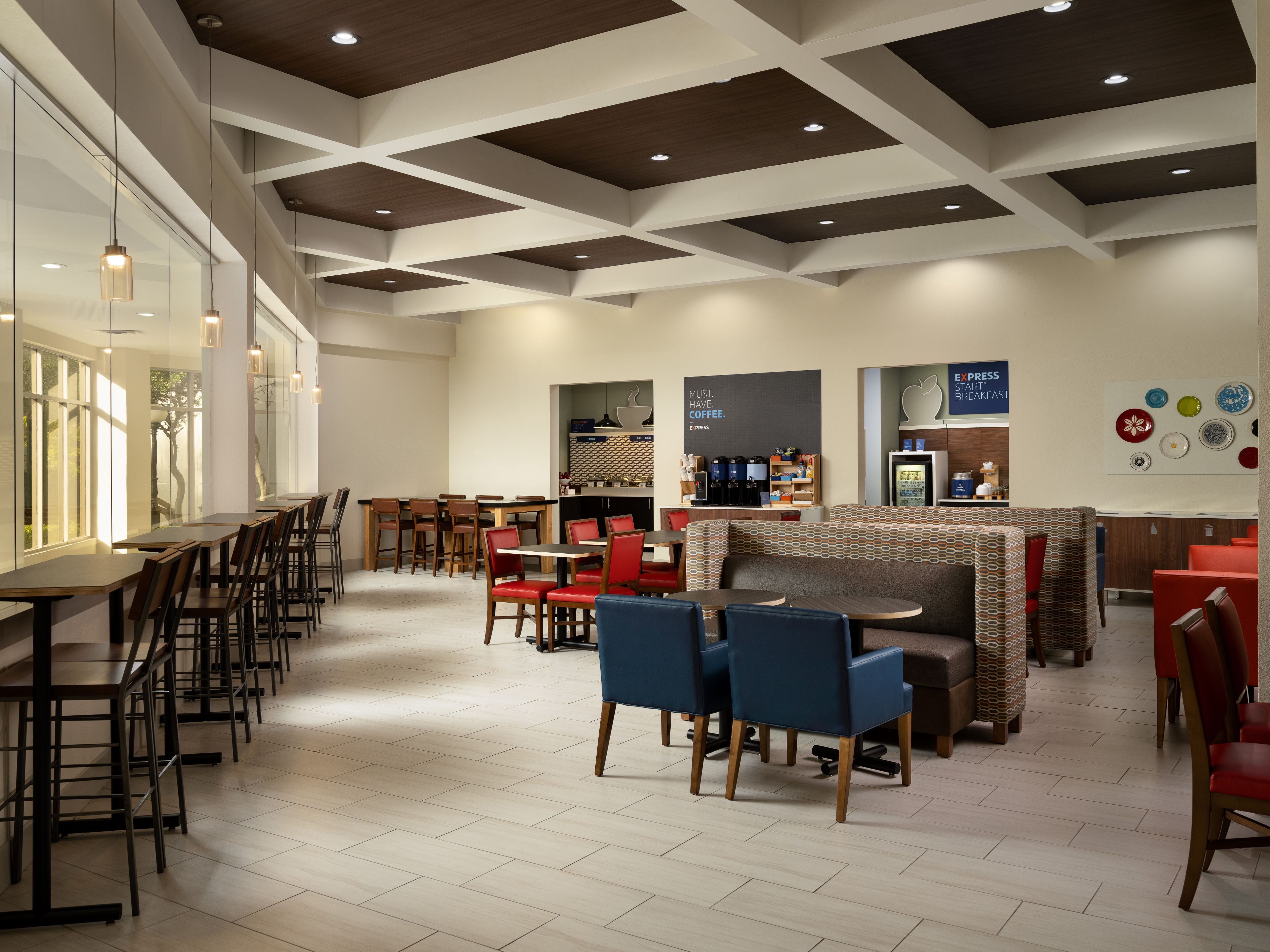 Holiday Inn Express & Suites Irving DFW Airport North by IHG 14/17