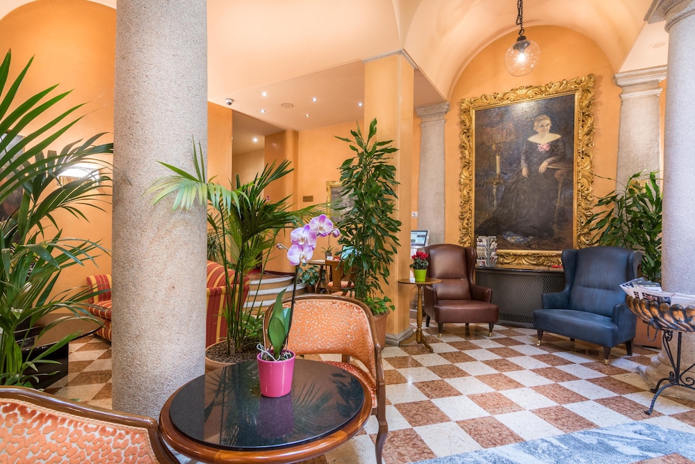 Hotel Regina Milano 44/55