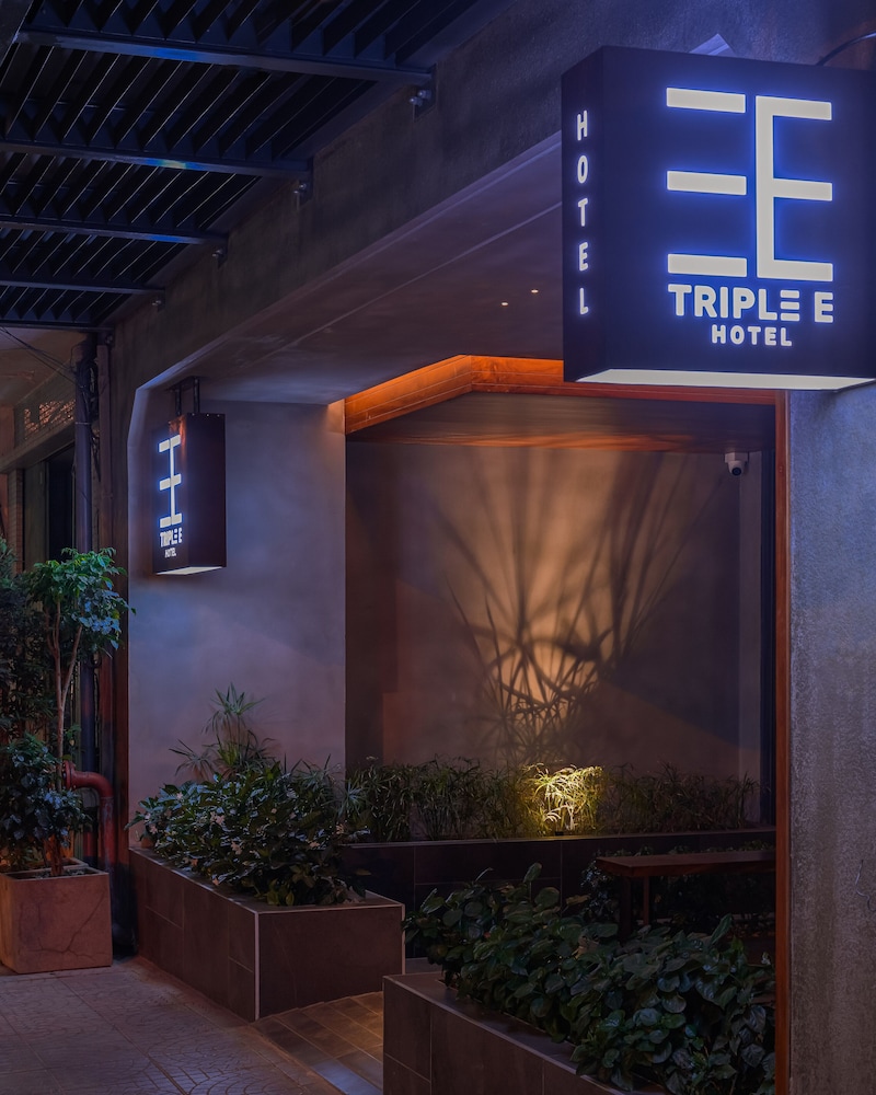 Triple E Hotel Metro Ben Thanh 3/50