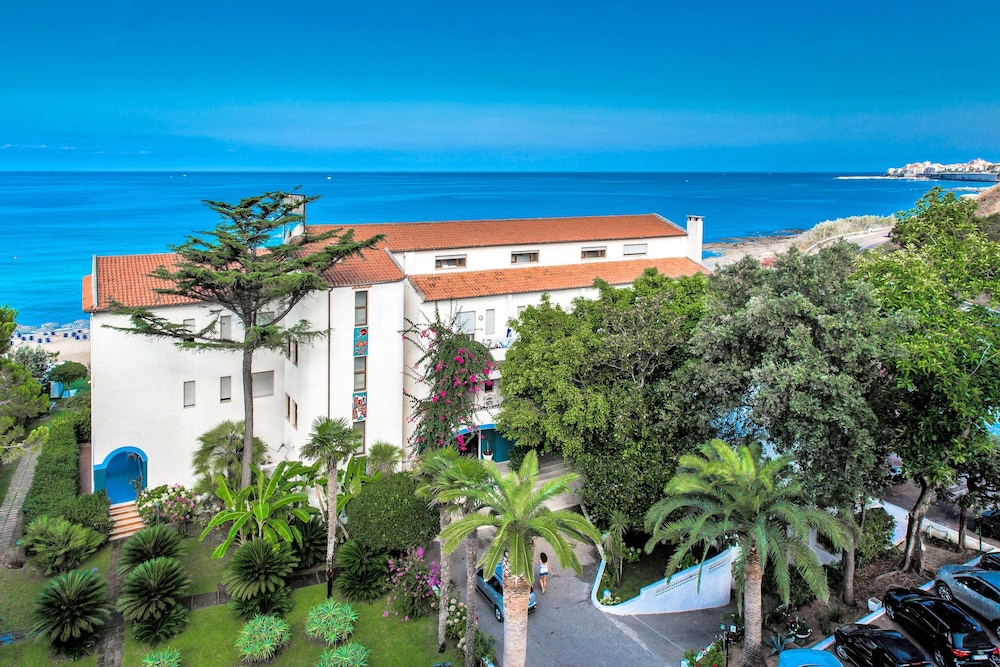 Hotel Poseidon 7/78