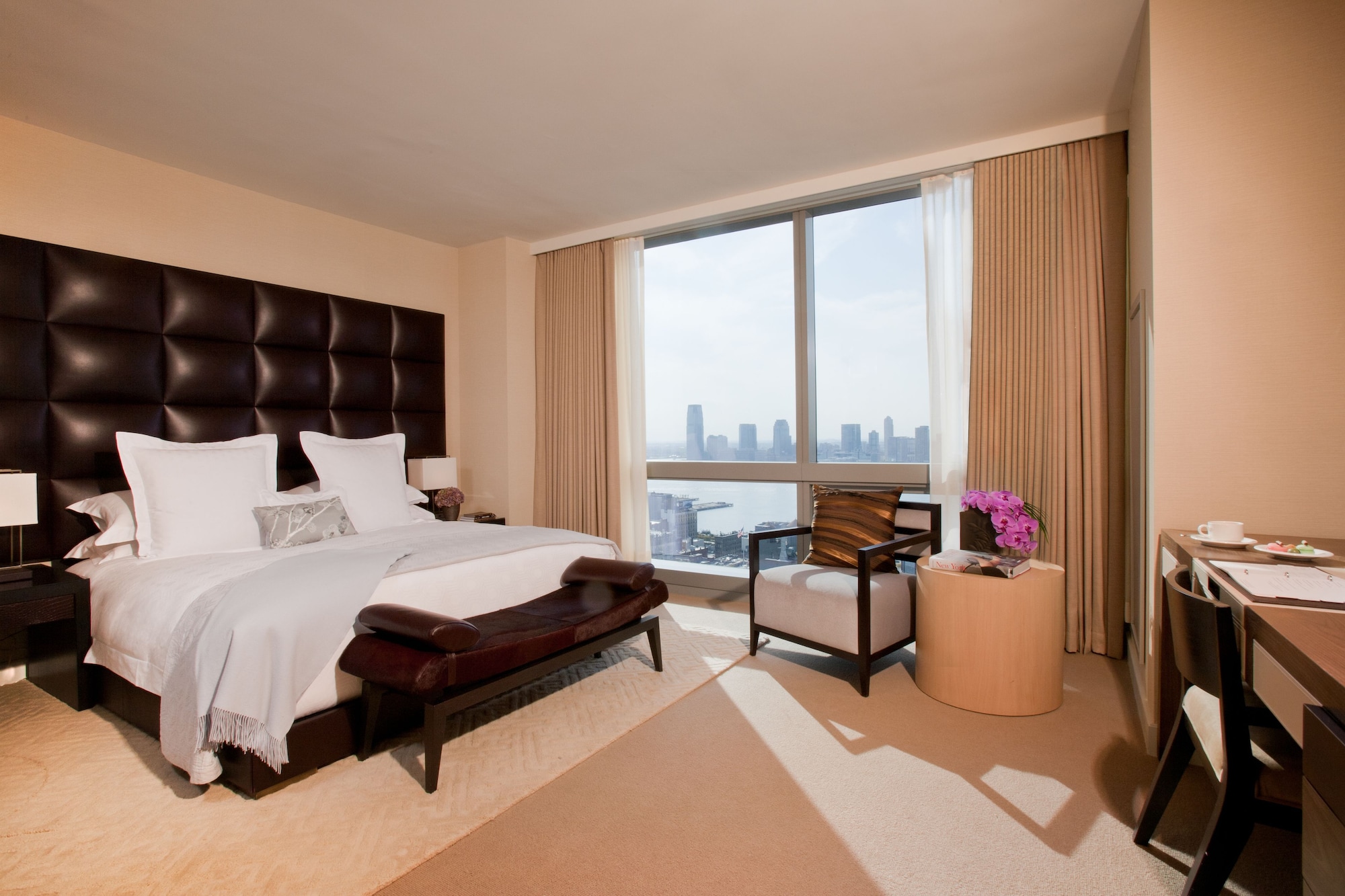 2 Bedrooms, Suite, Skyline View
