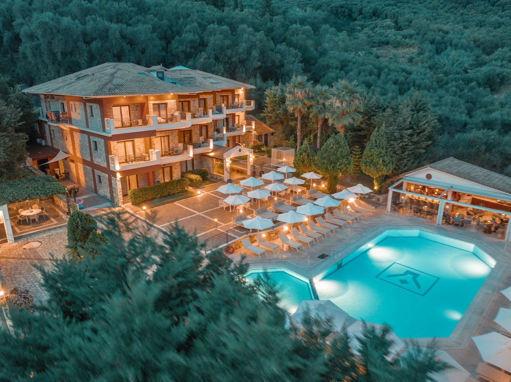 Dracos Hotel 5/56