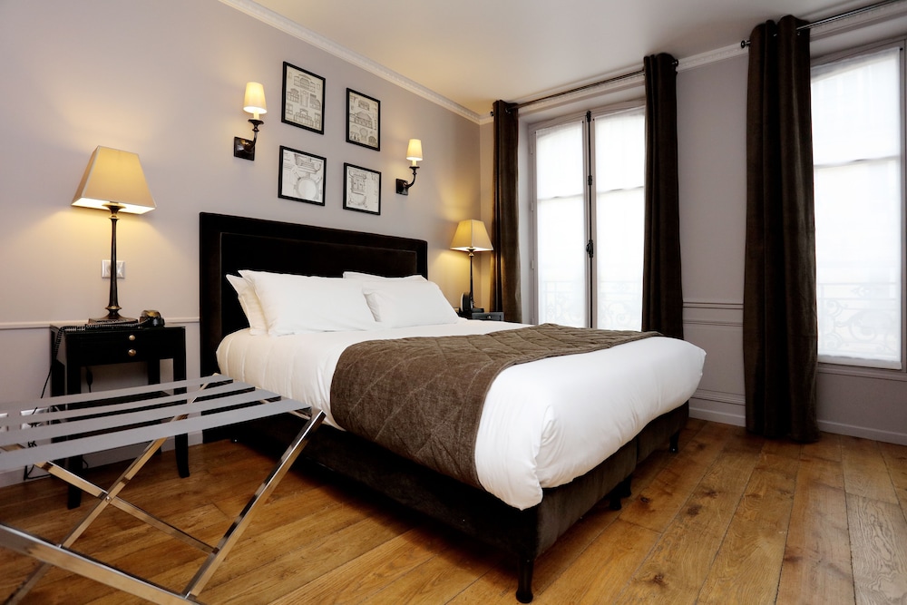 Hotel Saint-Louis Pigalle 11/64