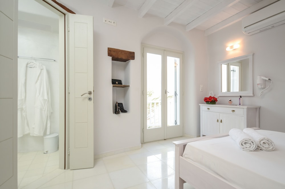 Naxian Queen Luxury Villas And Suites 13/77