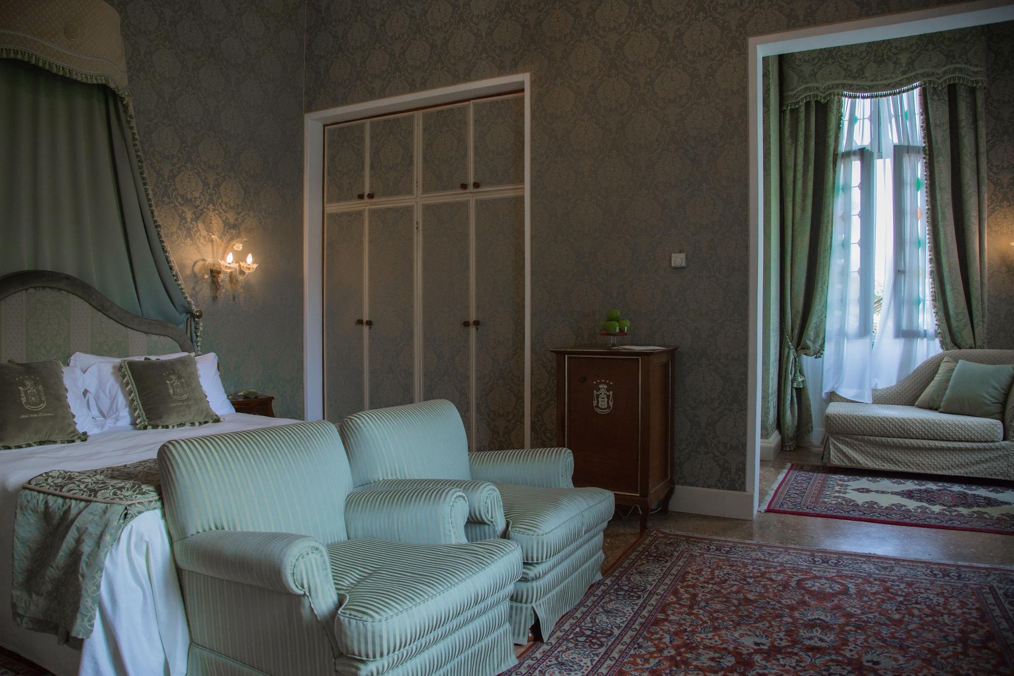 Deluxe, Artist, Suite, Villa