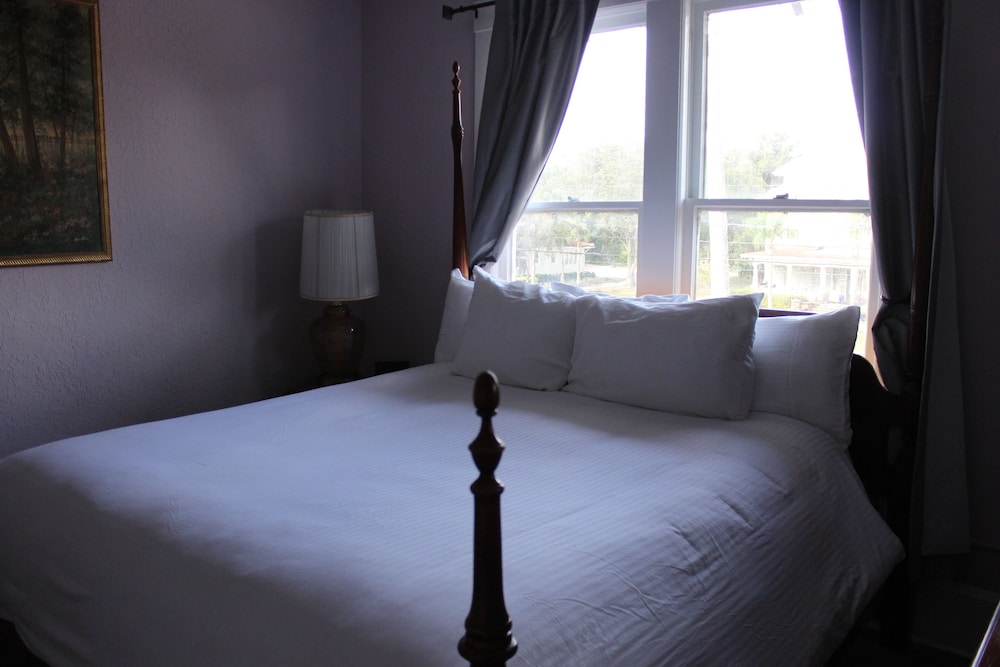 The DeLand Hotel 12/47