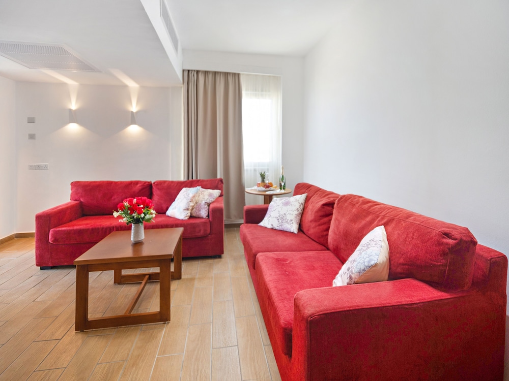 Avlida Hotel 52/72