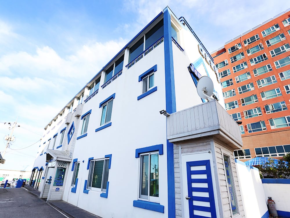 James Blue Guesthouse - Hostel 1/36