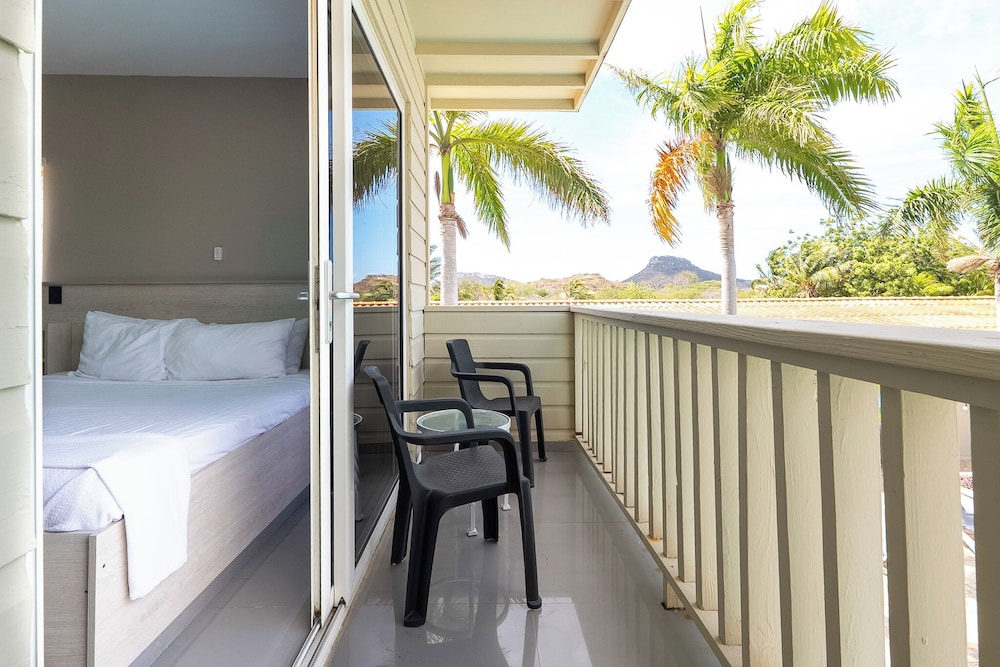 غرفة عائلية بسريرين كوين بإطلالة على المسبح مع أريكة، Delynne Boutique Hotel 7/10