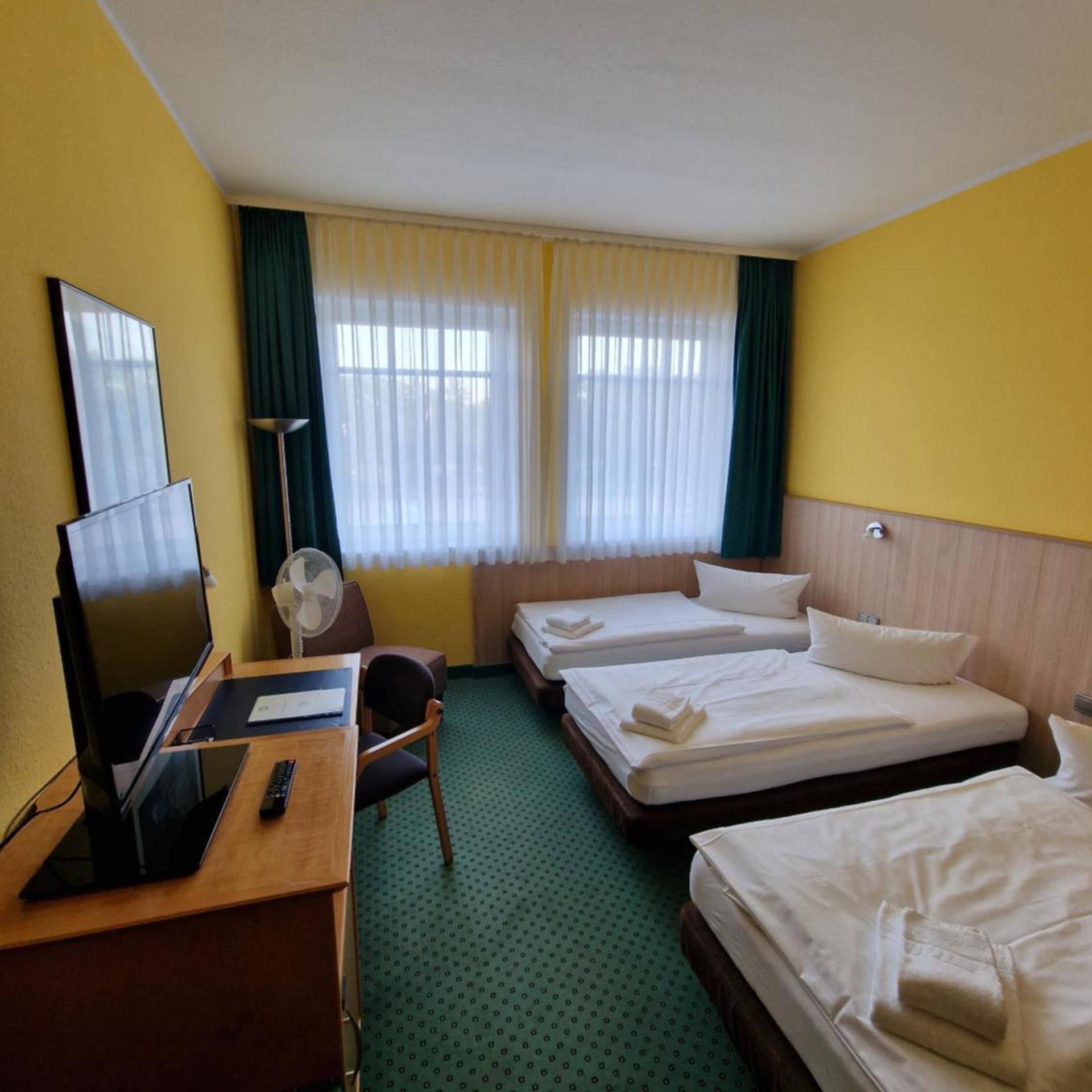 Room, Triple, Hotel A2 2/4