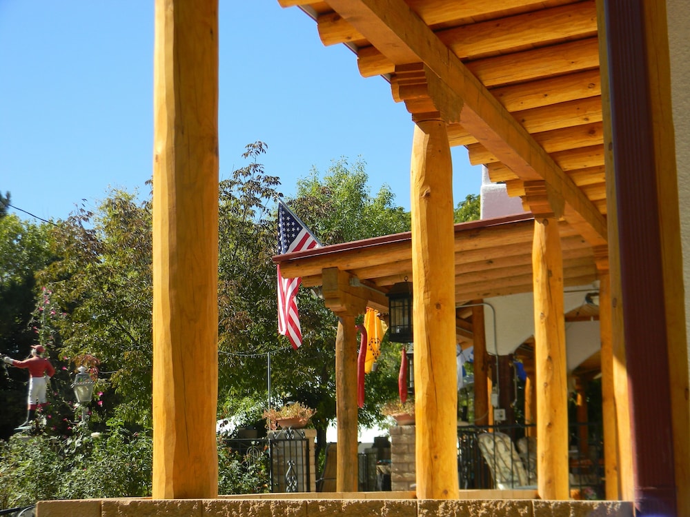 Red Horse Vineyard Bed & Breakfast 38/66
