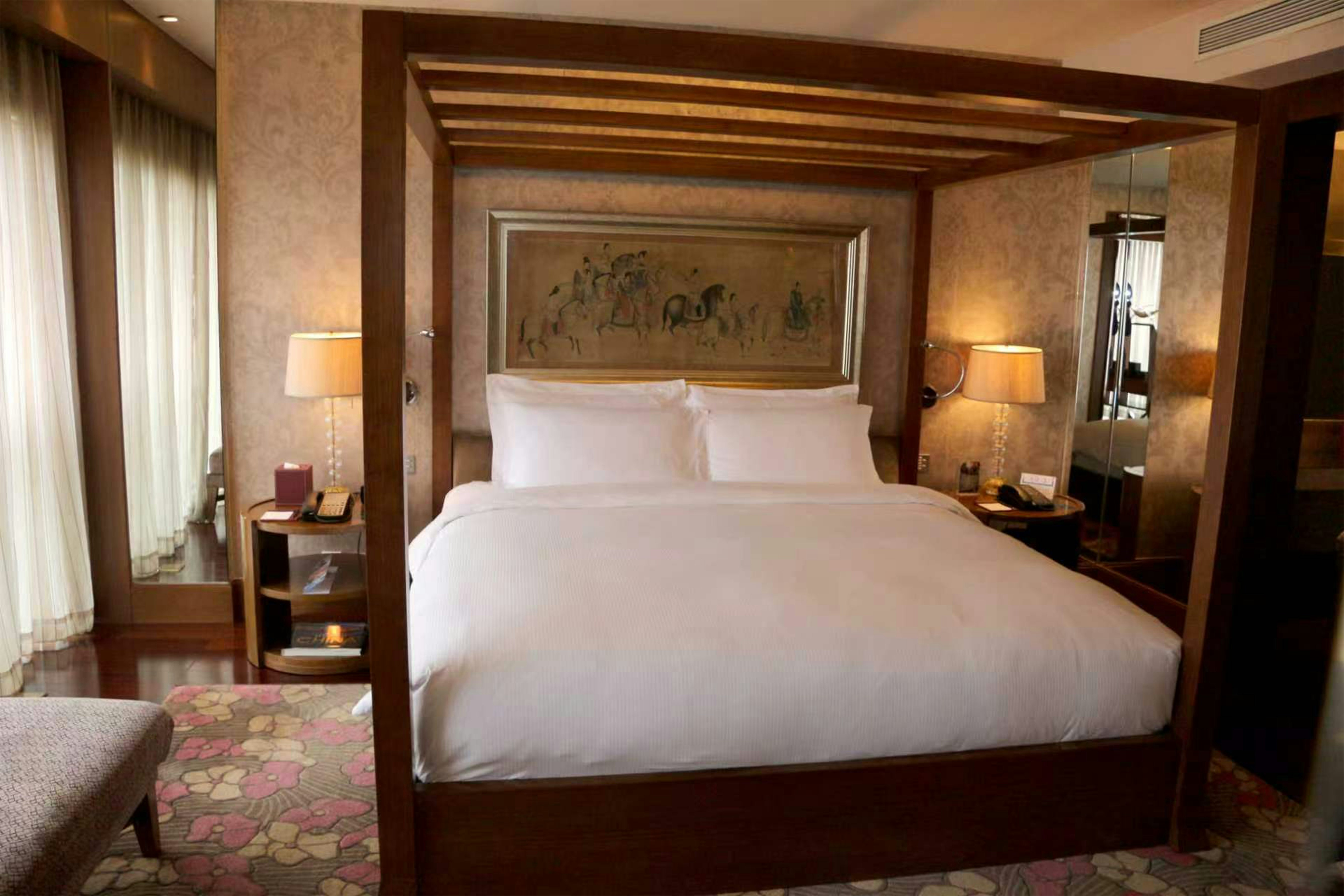 Chairman, Suite, King Bed