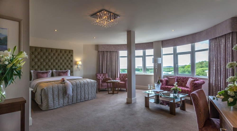 ARKLOW BAY HOTEL 33/55