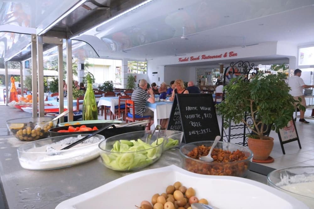 Karbel Beach Hotel 17/40