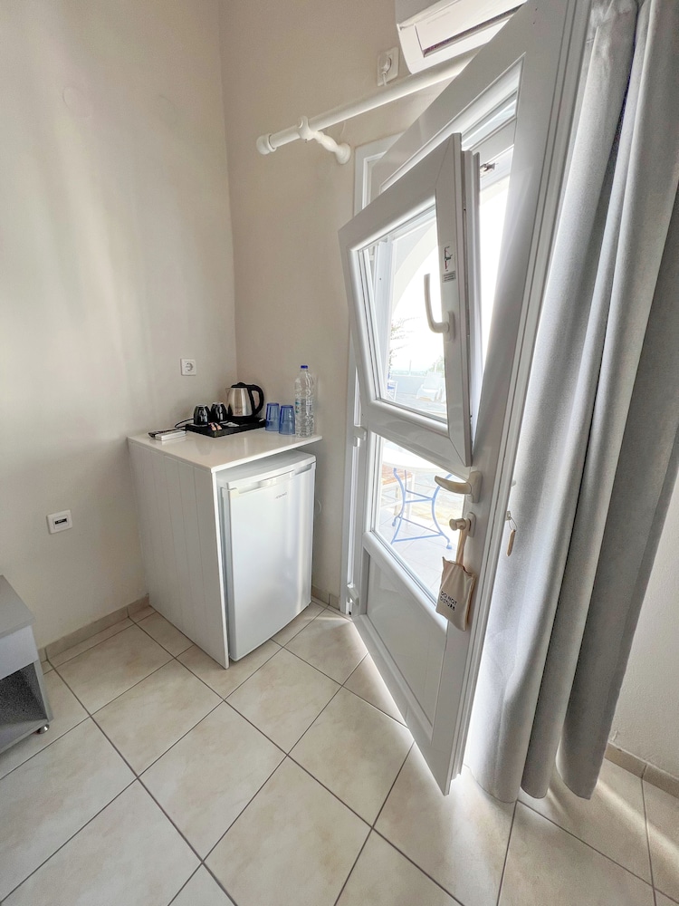Galini Oia - Adults Only 4/77