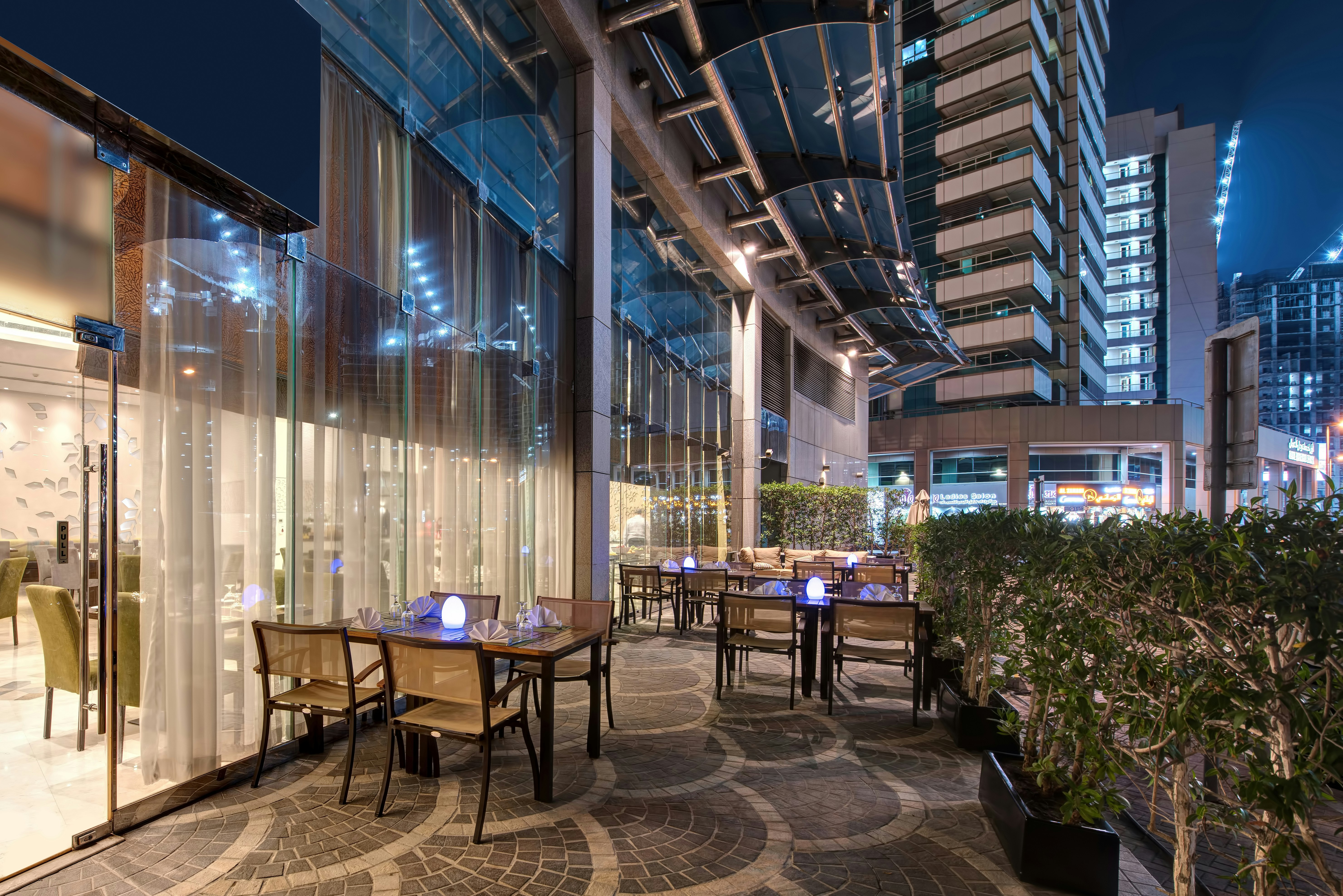 Copthorne Hotel Dubai 60/70