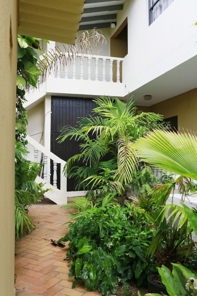 Hersher Studios And Apartments 28/41