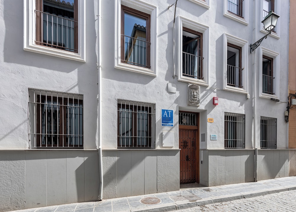 APARTAMENTOS 3000 REALEJO GRANADA CENTRO 2/40