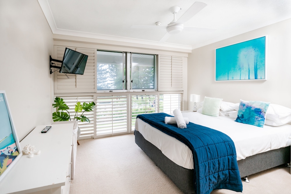 CASHELMARA BEACHFRONT APARTMENTS 11/28