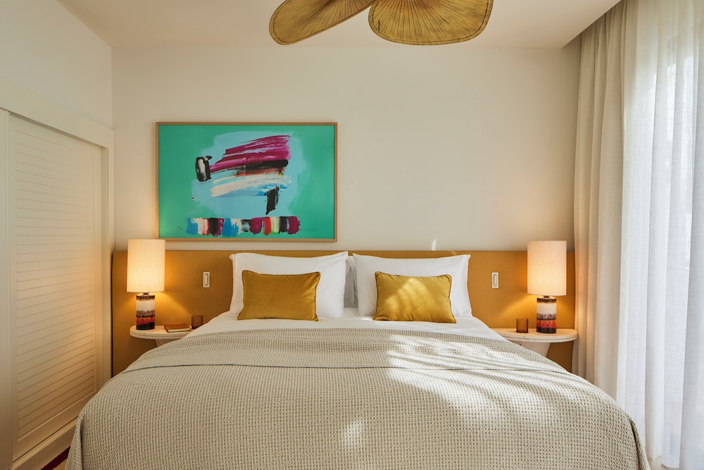 2 BEDROOMS, SUITE, TERRACE