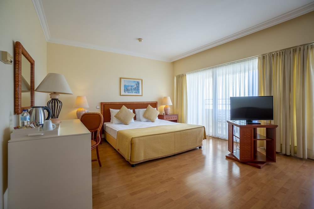 Presa Di Finica Hotel and Suites 7/50