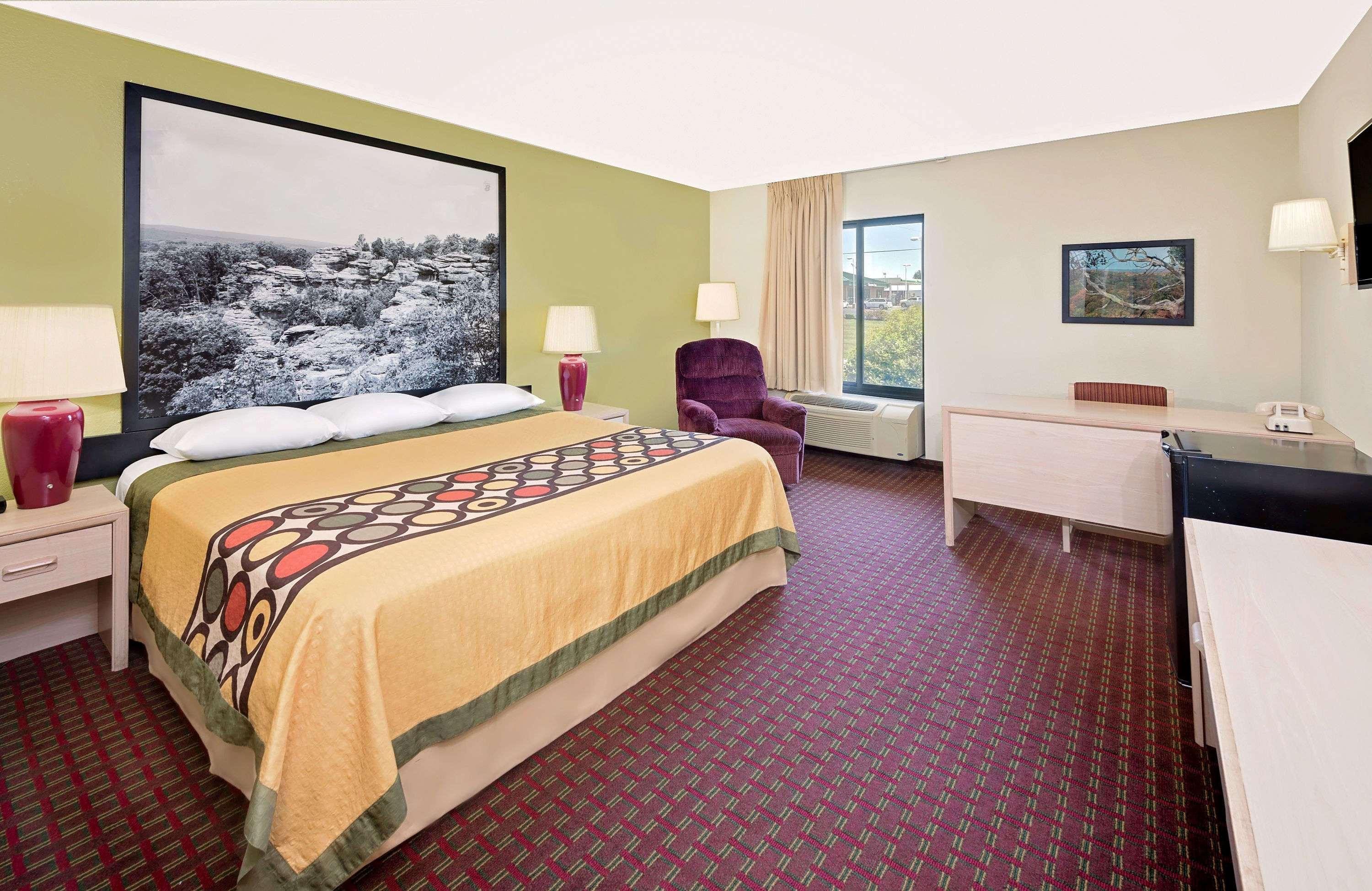 Room, King Bed