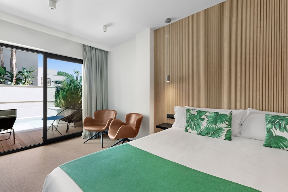 SWIM UP, DOUBLE BED, ADULT ONLY