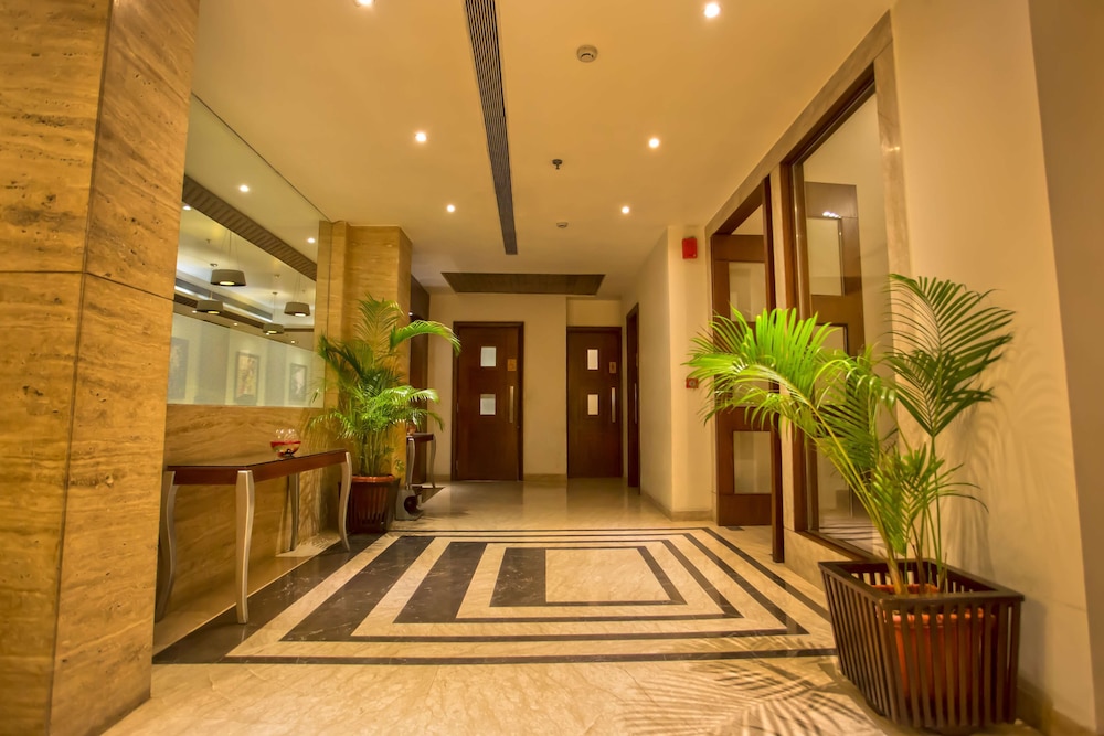 Sarovar Portico 5/50