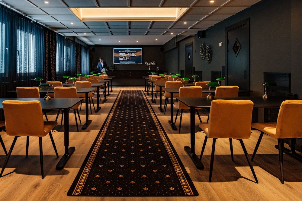 Badhotellet 43/50