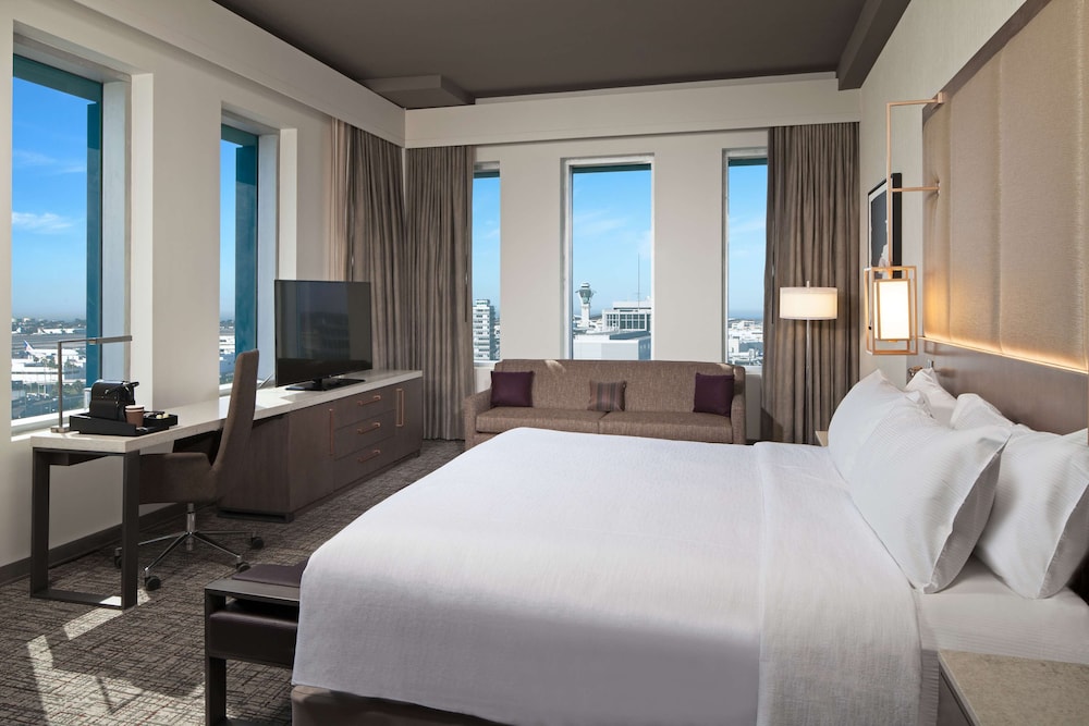 1 BEDROOM, DELUXE, SUITE
