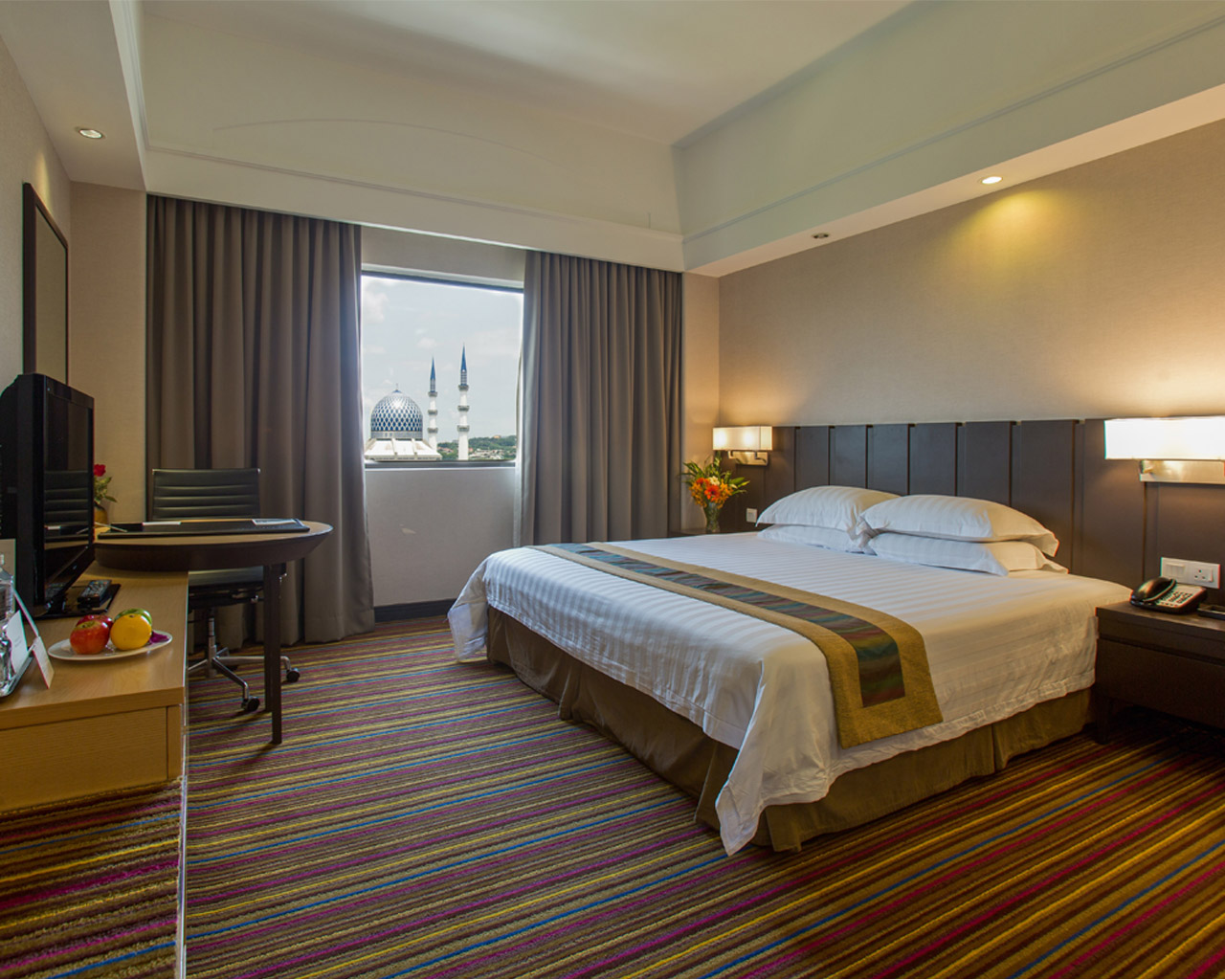 DELUXE, DOUBLE BED