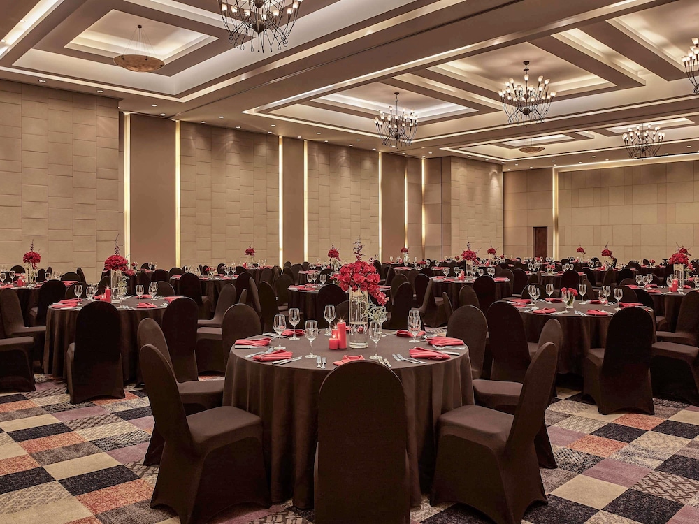 Pullman Hanoi Hotel 65/69