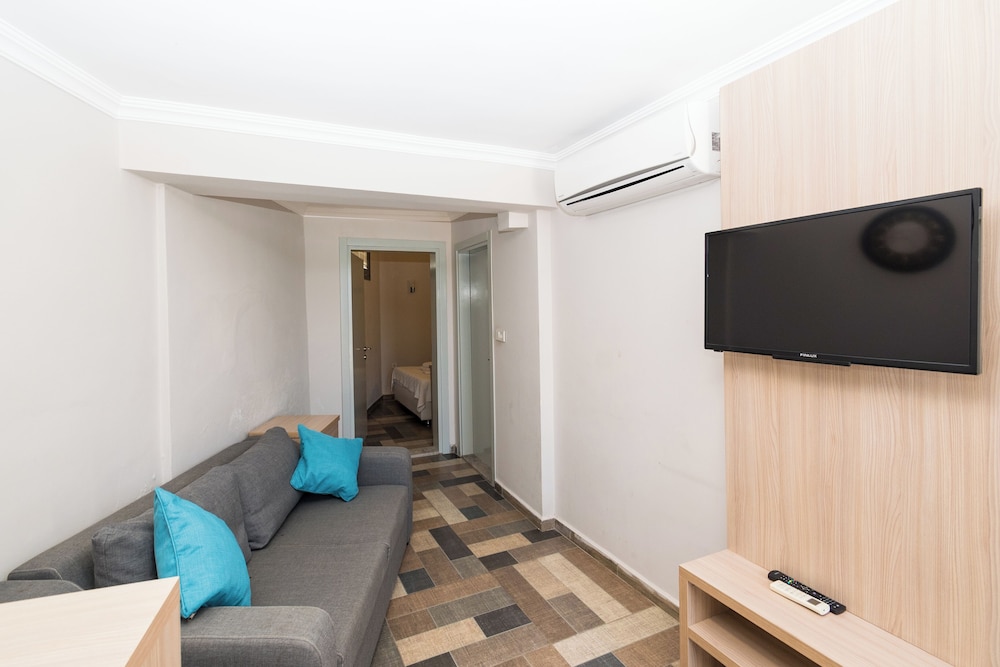 M Suite Hotel 35/50