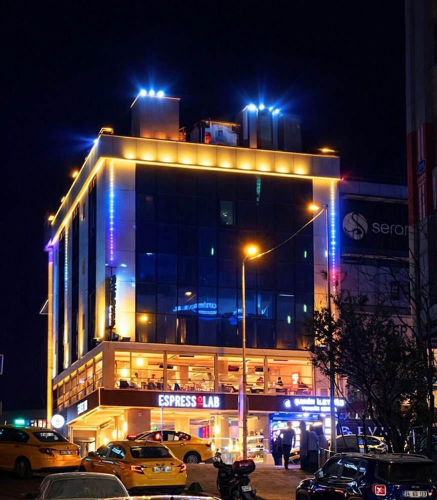 Istanbul City Airport Hotel 1/22