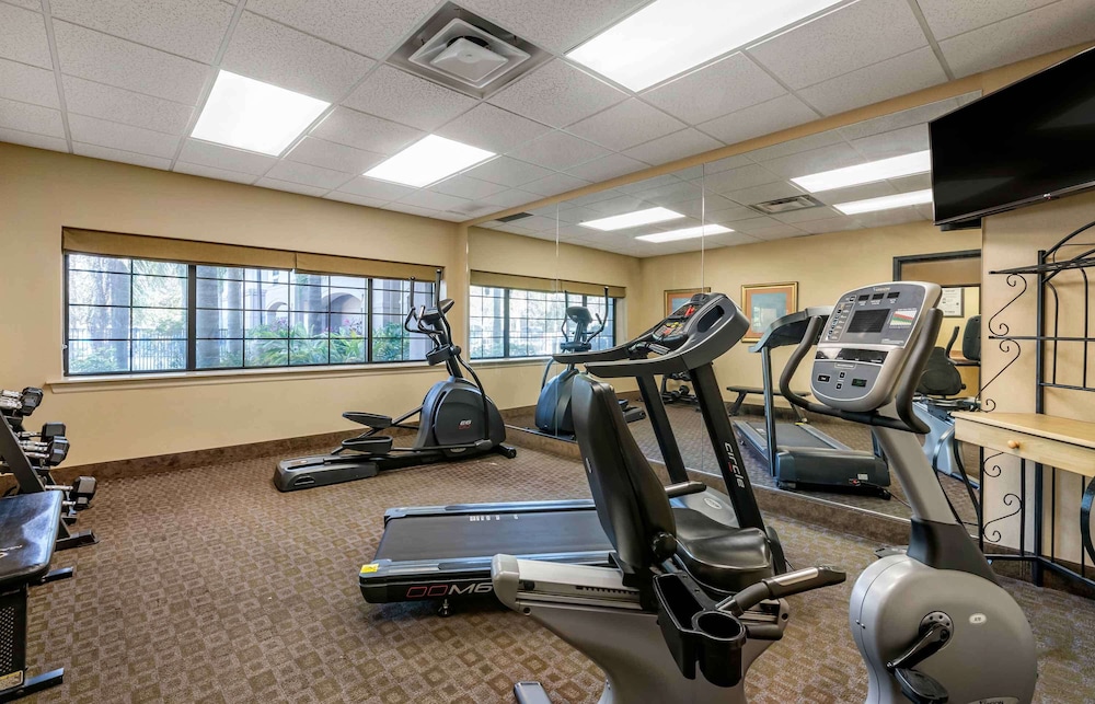 Crestwood Suites Lakeland 37/63